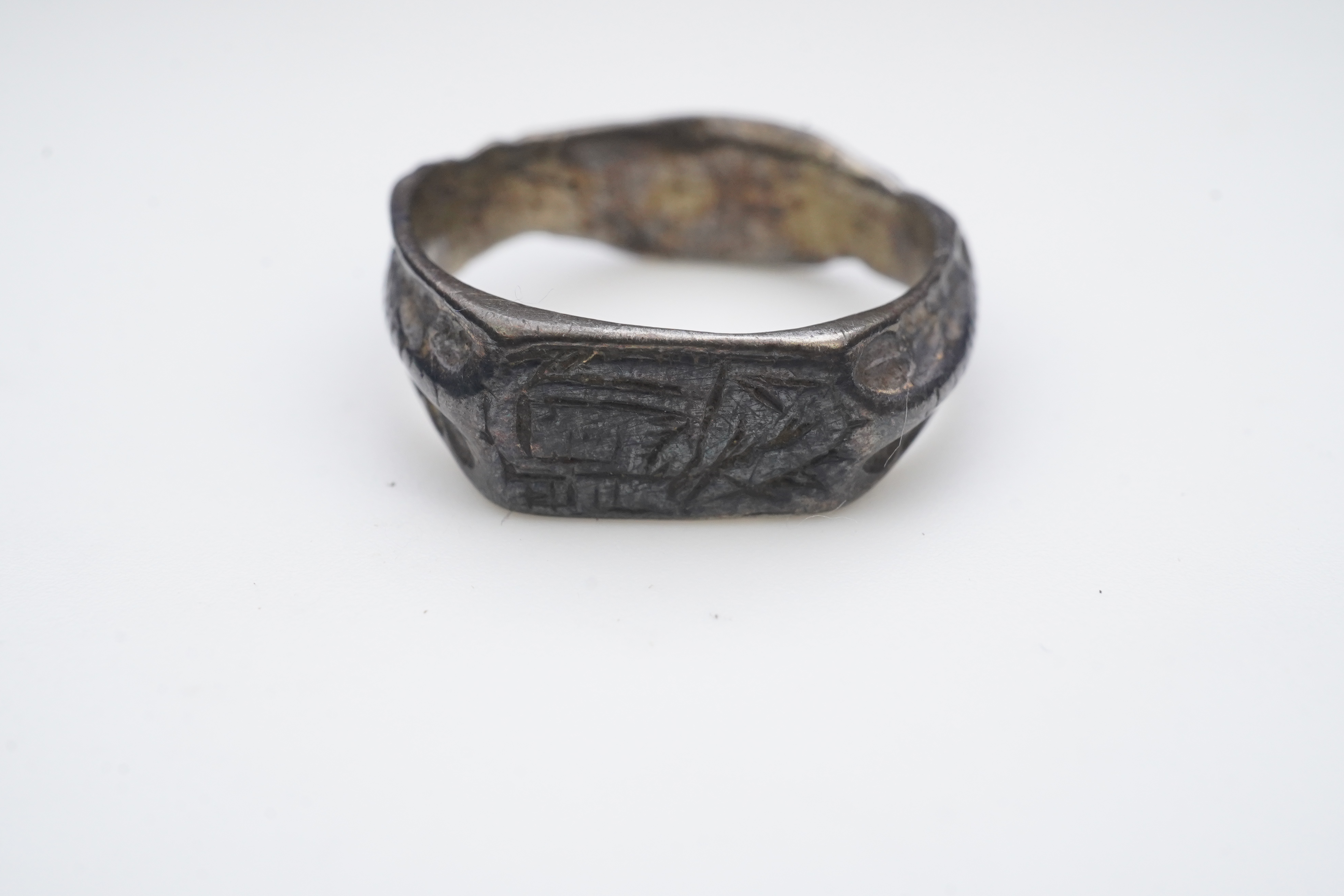 A medieval iconographic ring, England, 14th/15th century